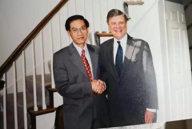 角子機：前美駐華大使尚慕傑去世，任上發生中國駐南聯盟大使館被炸事件