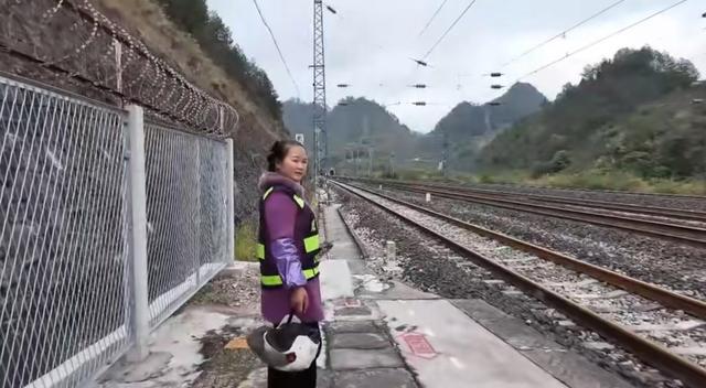 賭博：貴州有個因名字奇葩走紅的火車站，附近村支書稱將新增公厠民宿，希望遊客多過本地村民帶動增收