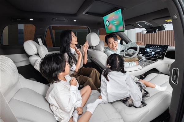 角子機:全系標配易三方、雲輦-A懸架!騰勢N8L預售:31.98萬起